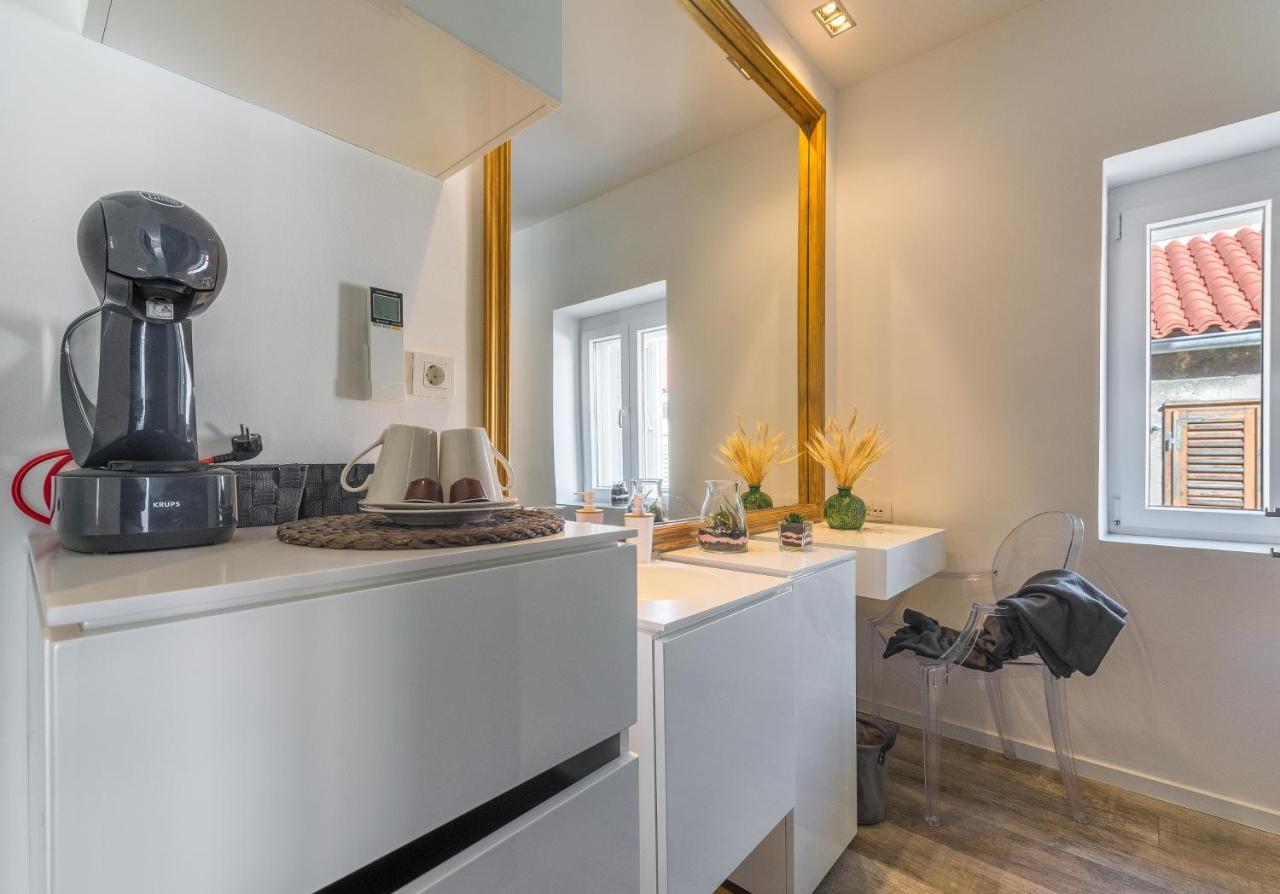 Central Rooms In Old Town By Belmont Realty Zadar Eksteriør bilde